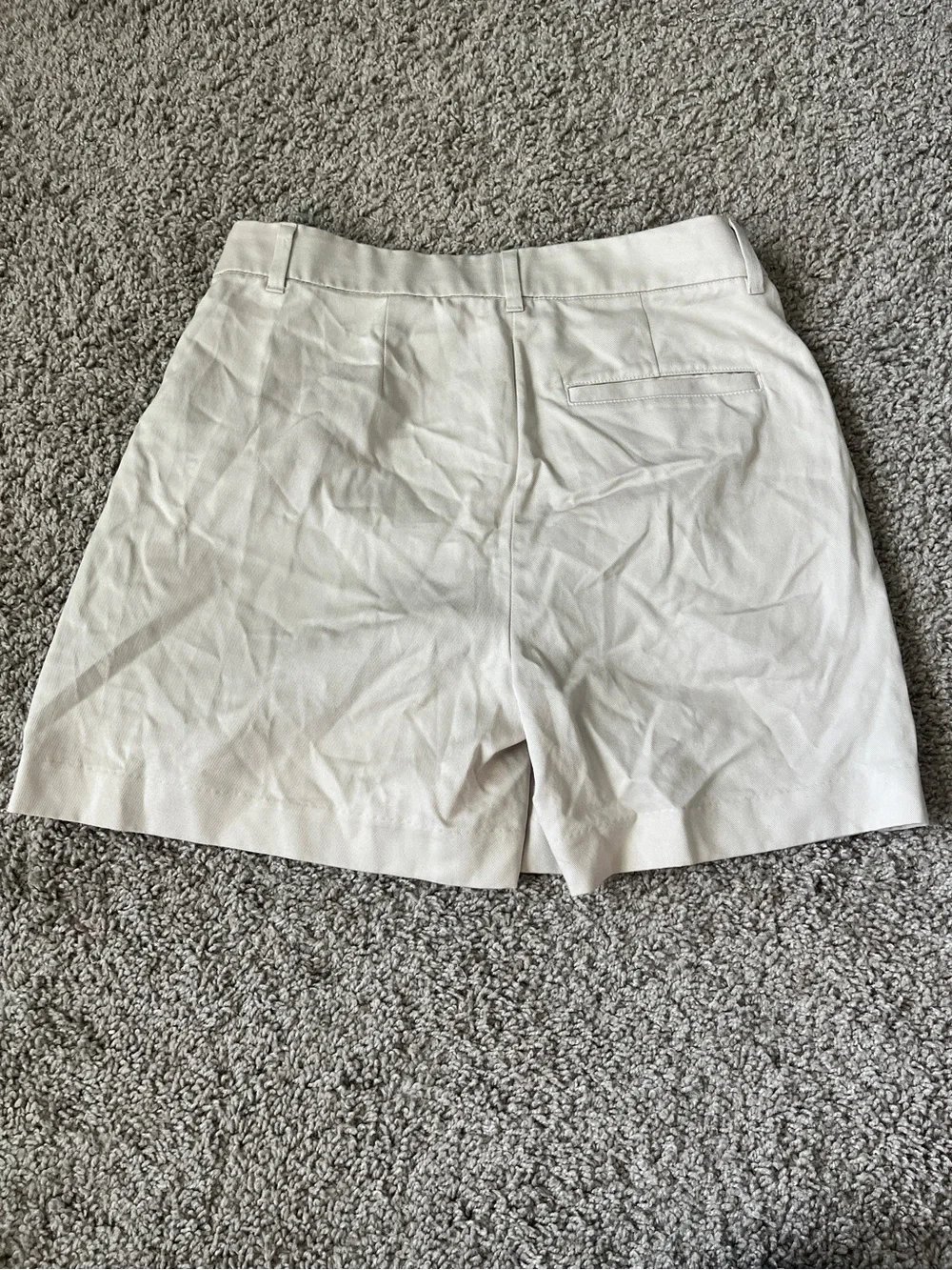 NWT Old Navy Extra High Rise Tailored Shorts Khaki Ivory Cream Size S Preppy